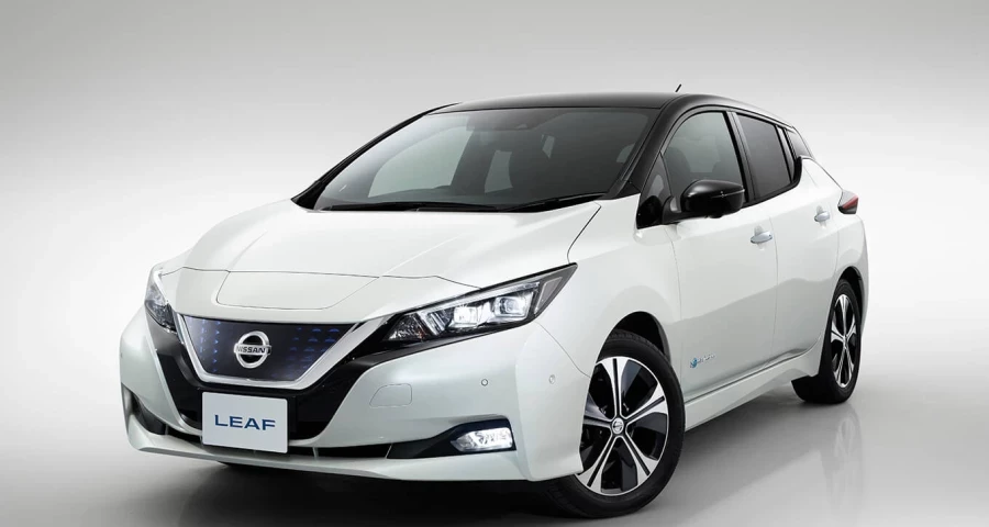 электрокар Nissan Leaf белый