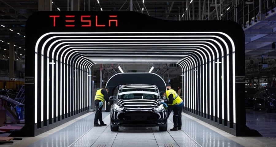 электромобиль Гигафабрики Tesla