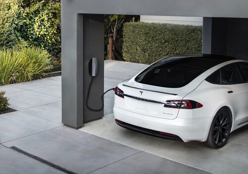 Как заряжать Tesla, чтобы продлить срок службы батареи?