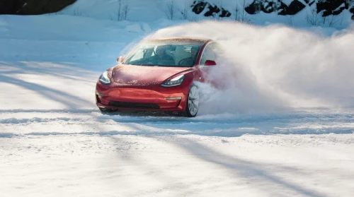Запас хода всех Tesla Model 3 протестировали в мороз